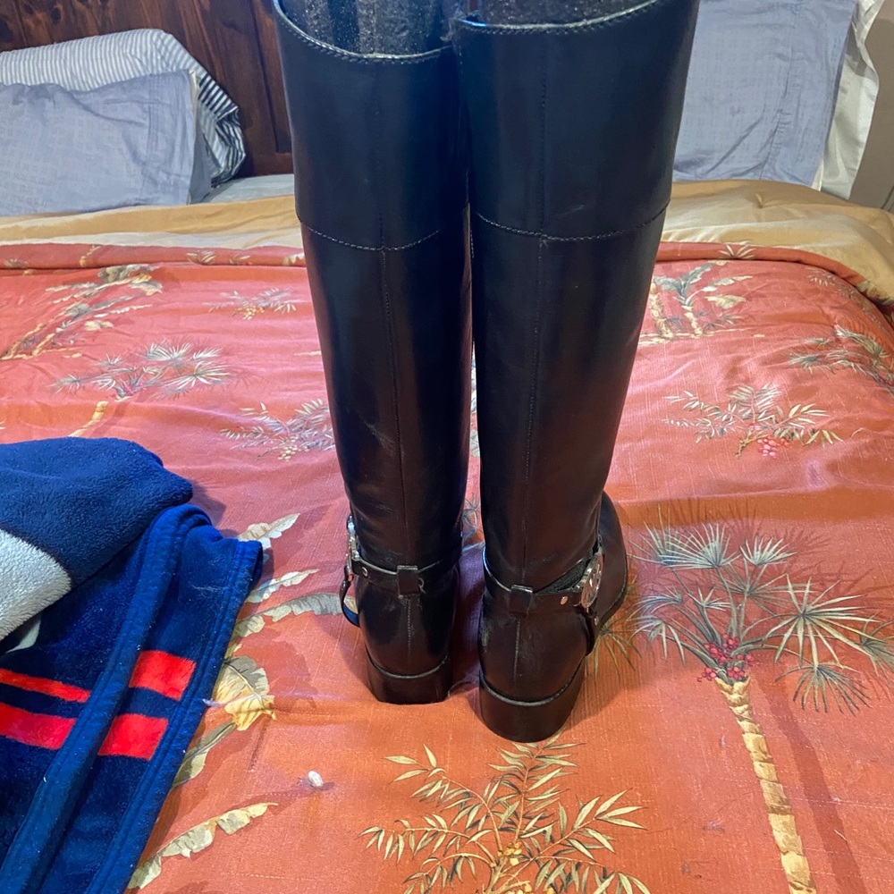 Boots - Picture 3 of 3